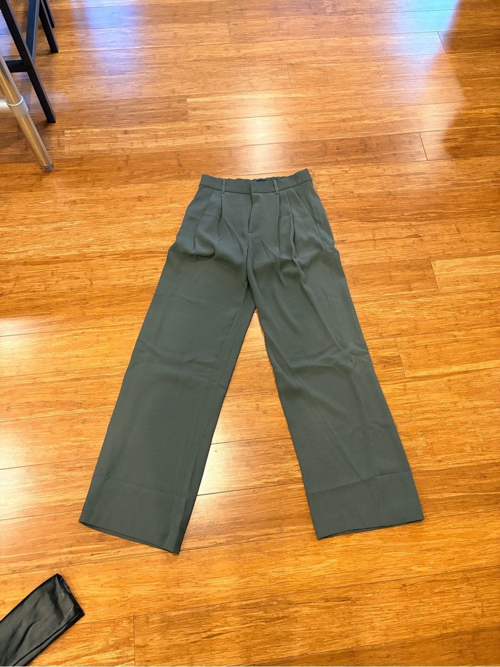 GAP Pleated Pants